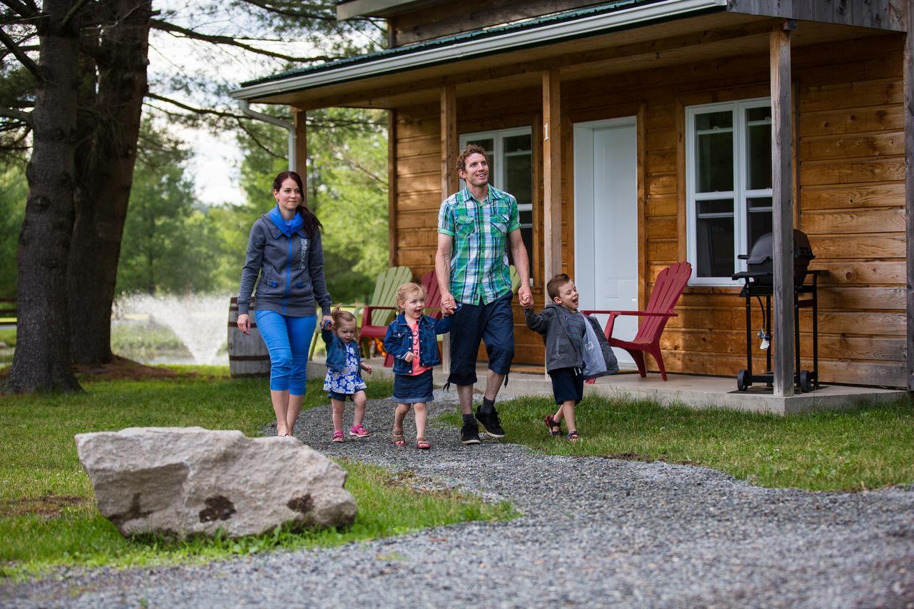 Chalets Du Domaine Yamaska Bromont Exterior photo